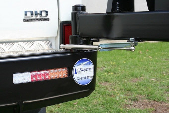 Выносной крепеж запасного колеса KAYMAR к заднему бамперу на правую сторону Mitsu Pajero Sport 10+  K8150R - Фото 1