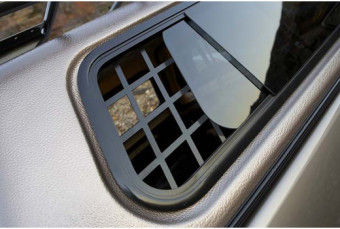 Защитная металлическая сетка на половину длины окна для кунгов ARB 6600034 - Фото 0